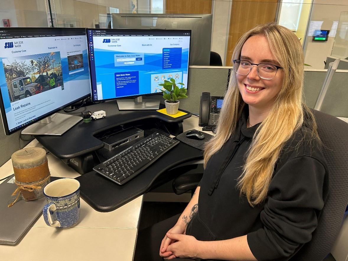 Sara Vos at her desk